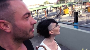 RealFuckingDating.com: Bends over in car