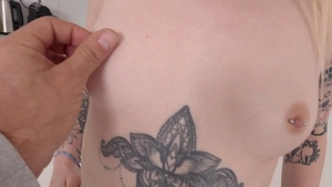 Beauty4K.com: Rough nailing alongside flat blonde