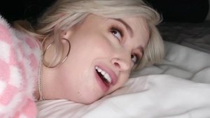 Tushy Raw - Lexi Lore fingering