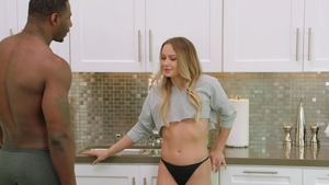 Vixen.com - Roommate Naomi Swann deepthroat