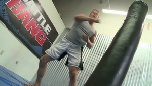 Raw sex session in the gym training room
